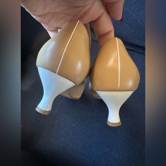 Vintage Ferragamo Designer Kitten Heels - Picture 7 of 8